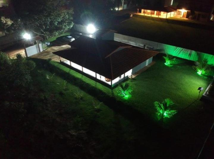 Casa Proxima A Escarpas Do Lago Capitolio Bagian luar foto